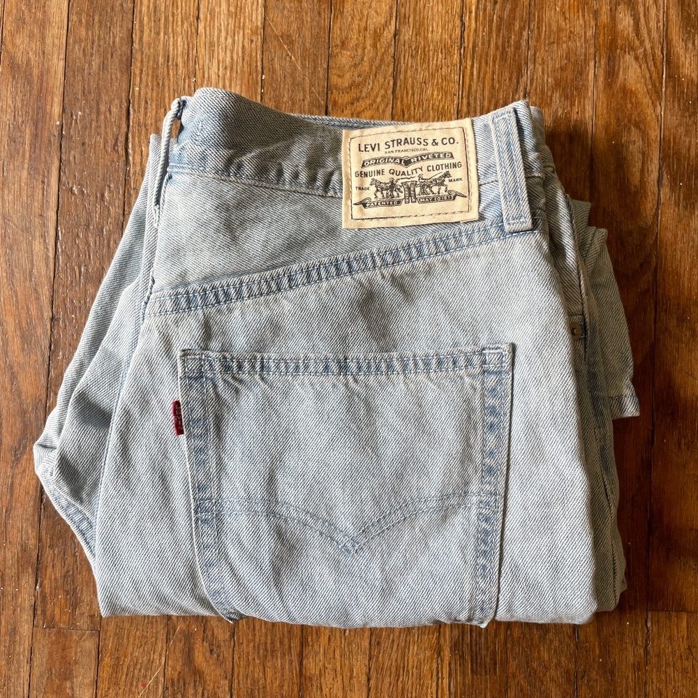 Levi’s 70’s High Waisted Straight Leg 30x33